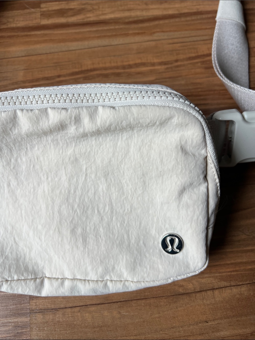 Lululemon Everywhere Belt Bag 1L in White Opal - Picture 8 of 11